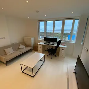 Premium 1 Bedroom In London - River Thames View Apartment