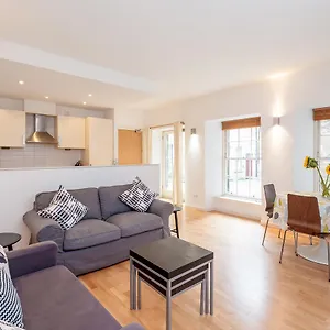 The Edmonstone's Close Apartamento Edimburgo
